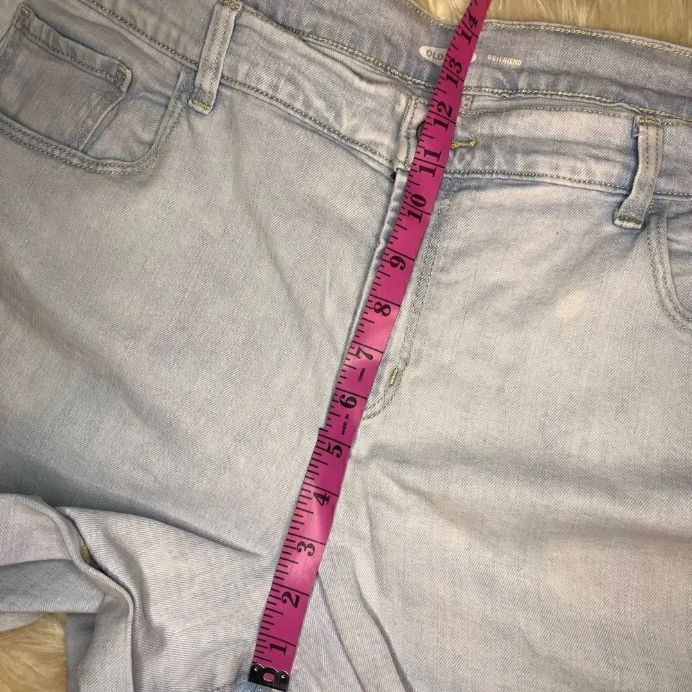 Old Navy stone washed cuffed boyfriend denim shorts sz 18